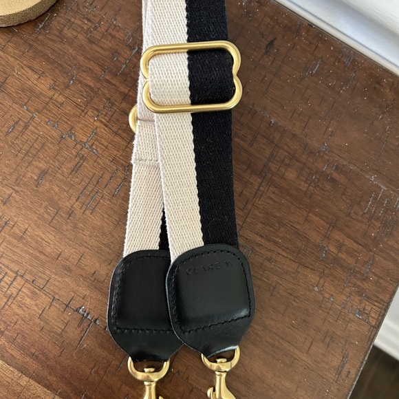 Clare V adjustable strap - Picture 3 of 4